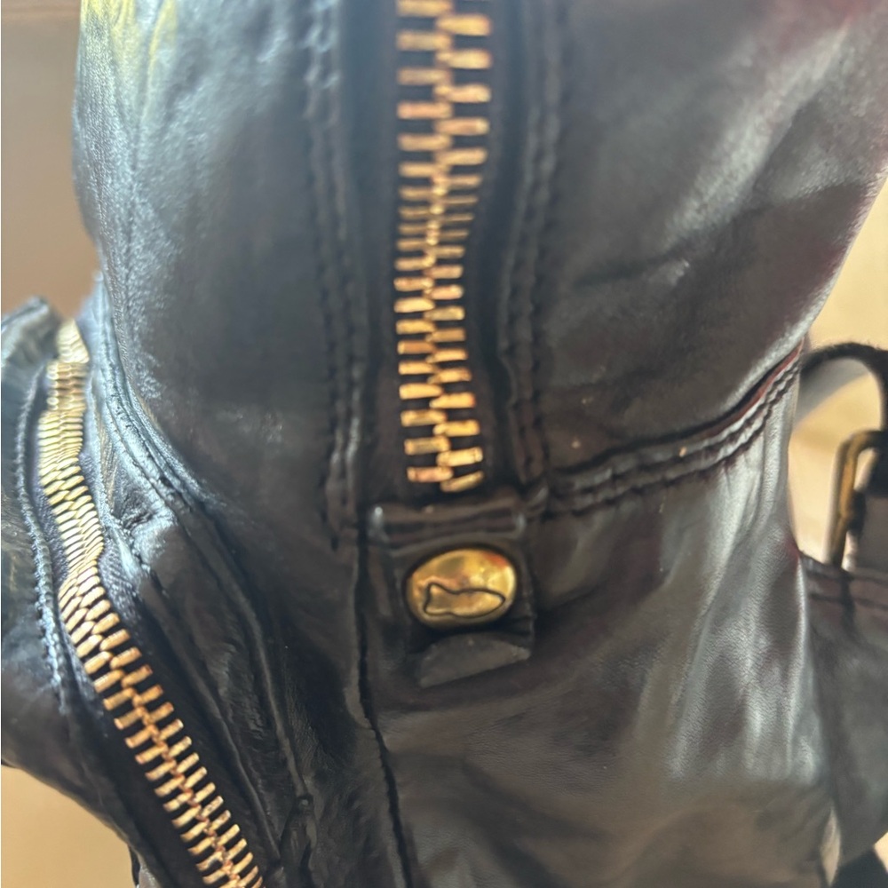 Campomaggi Black Small Backpack with Rivets - Picture 6 of 14